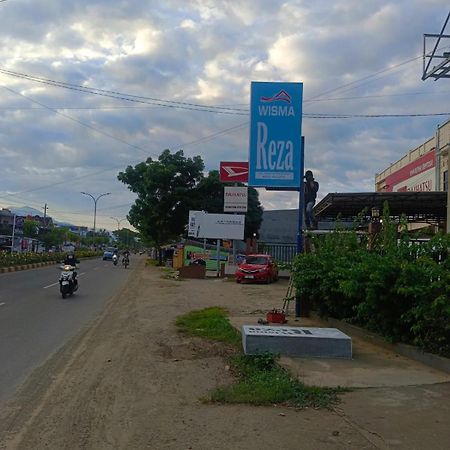 Wisma Reza Palopo Motel Exterior photo