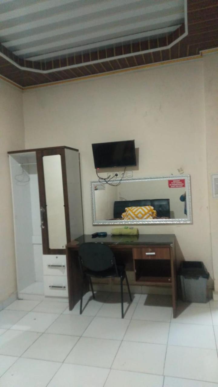 Wisma Reza Palopo Motel Exterior photo